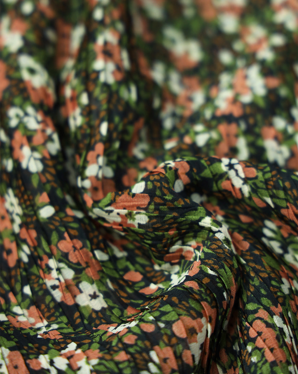 MULTICOLOR SMALL FLOWERS POLYESTER PLEATED FABRIC