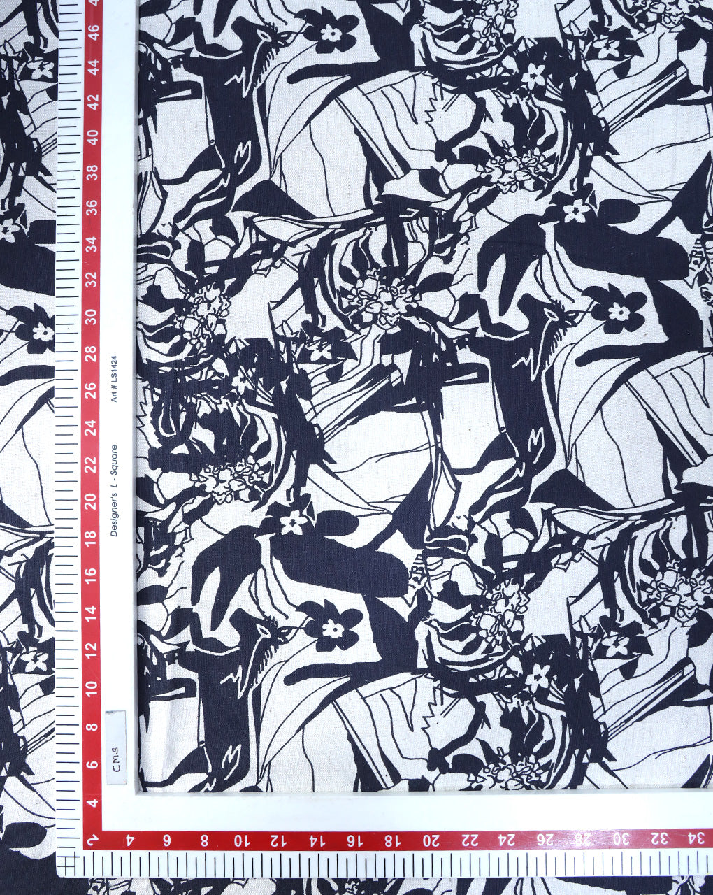 BLACK AND WHITE PRINTED RAYON FABRIC