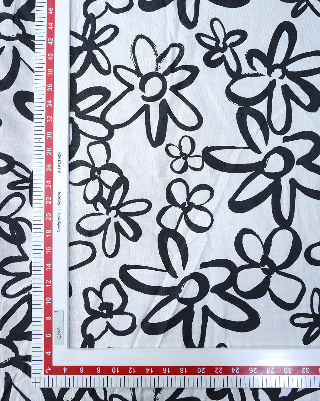 BLACK AND WHITE PRINTED RAYON FABRIC