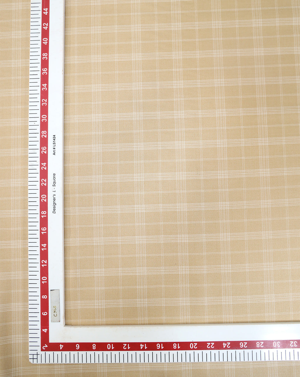 CHECKS PATTERN SUITING FABRIC (WIDTH-58 INCHES)