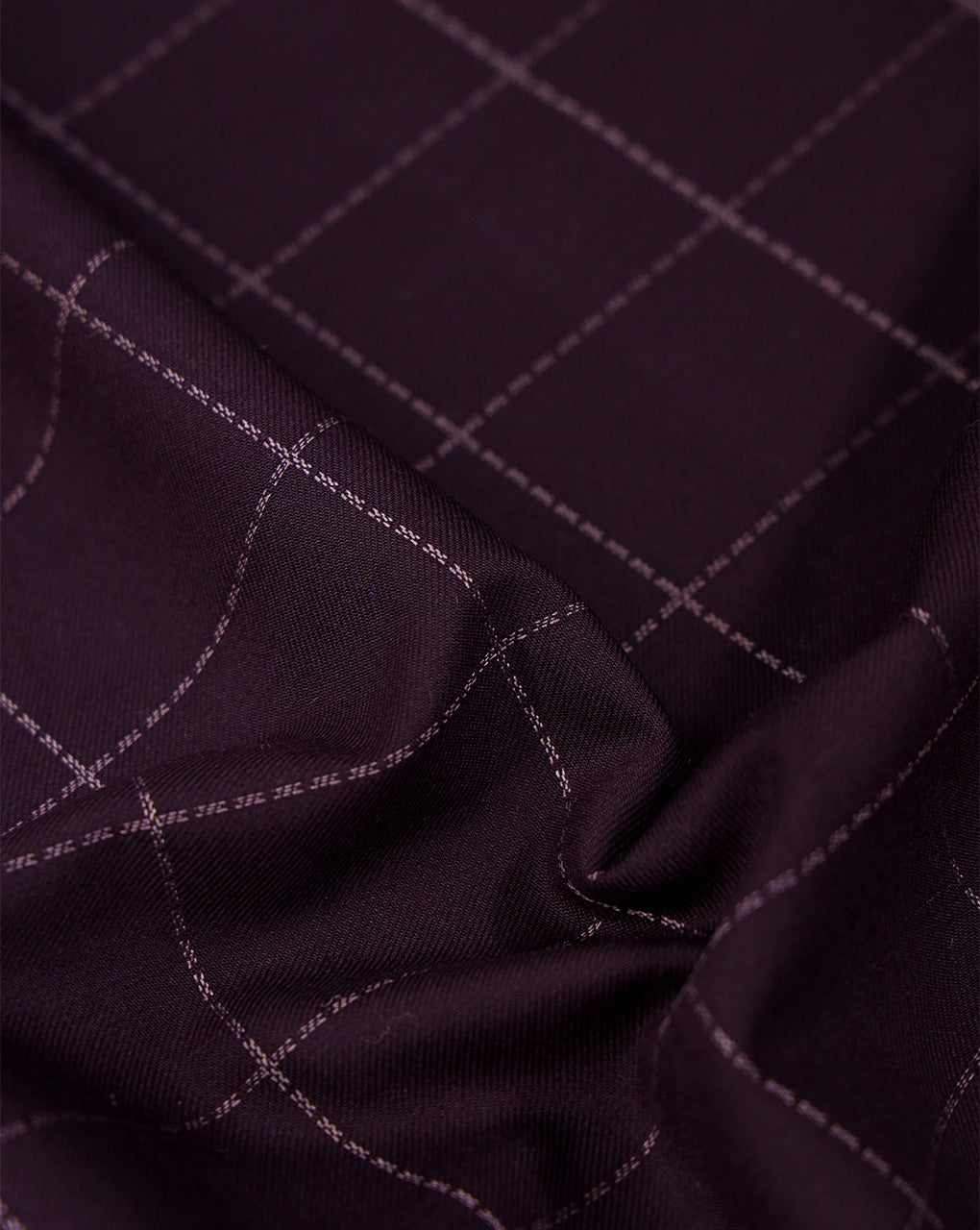 CHECKS PATTERN SUITING FABRIC (WIDTH-58 INCHES)