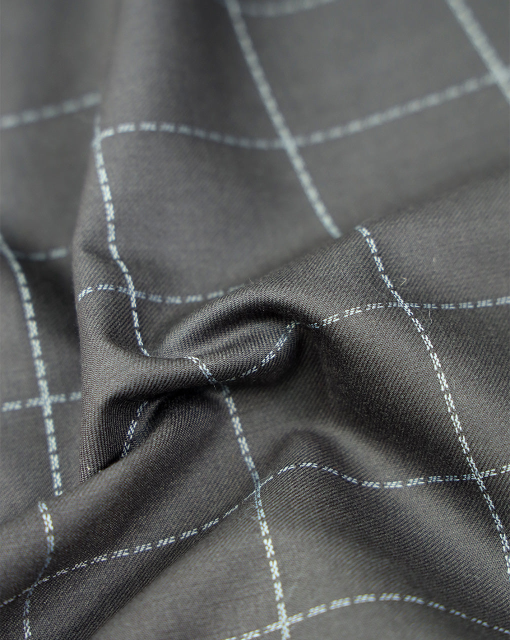 CHECKS PATTERN SUITING FABRIC (WIDTH-58 INCHES)