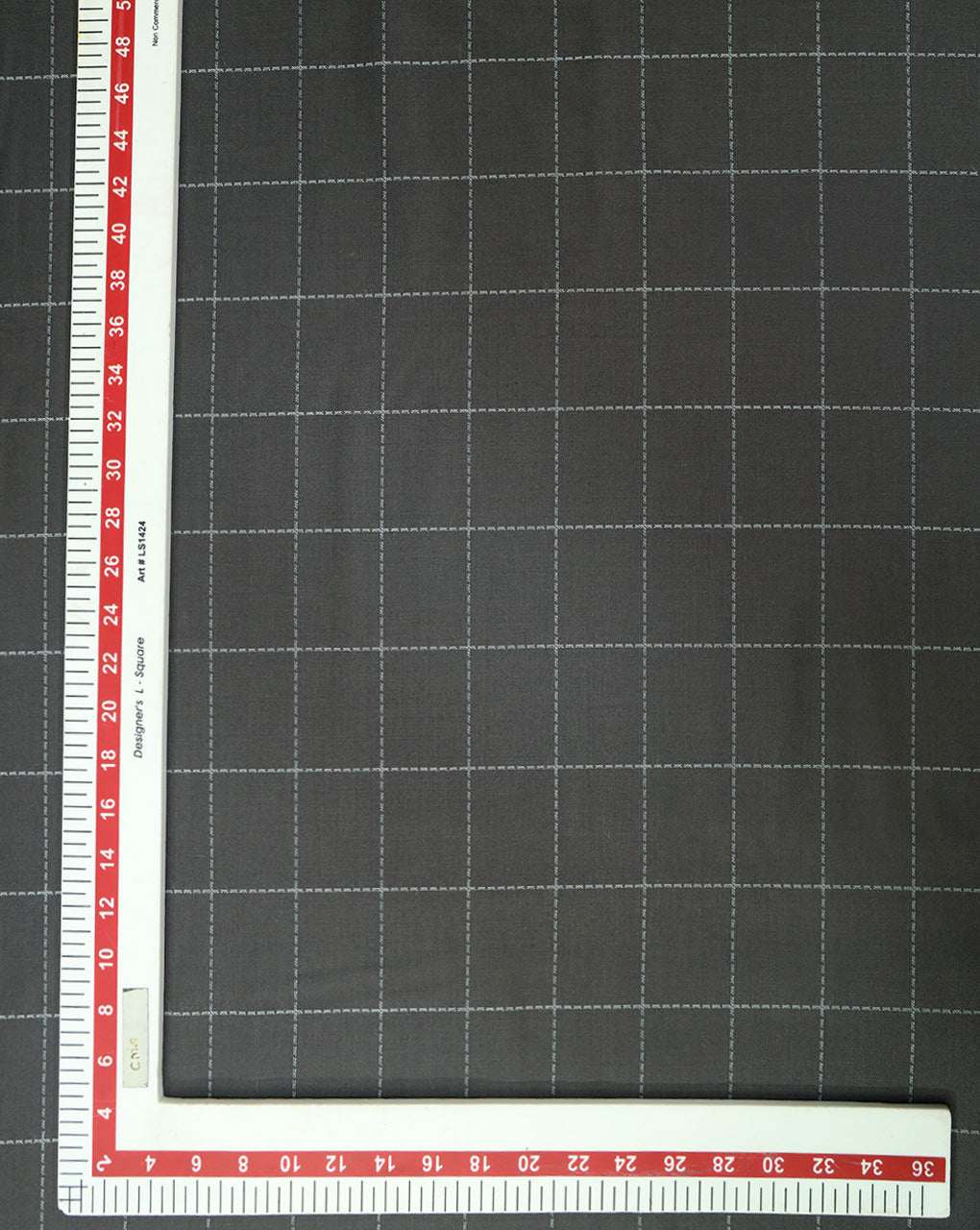 CHECKS PATTERN SUITING FABRIC (WIDTH-58 INCHES)