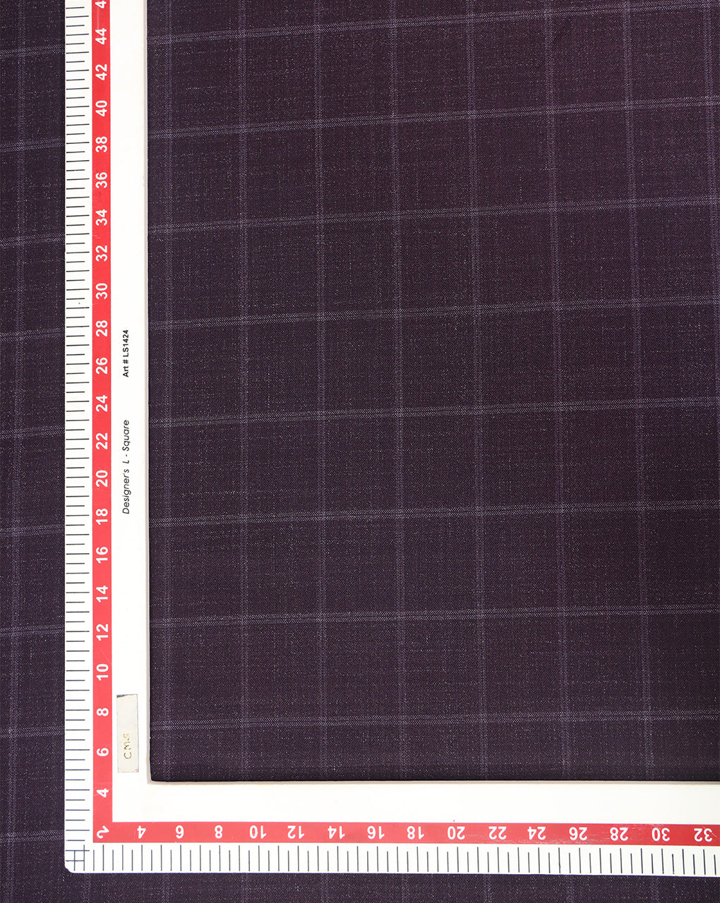 CHECKS PATTERN SUITING FABRIC (WIDTH-58 INCHES)