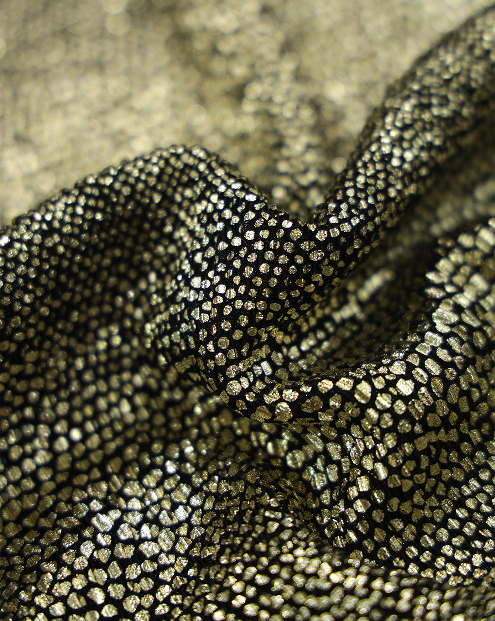 PLEATED FOIL PRINT FABRIC