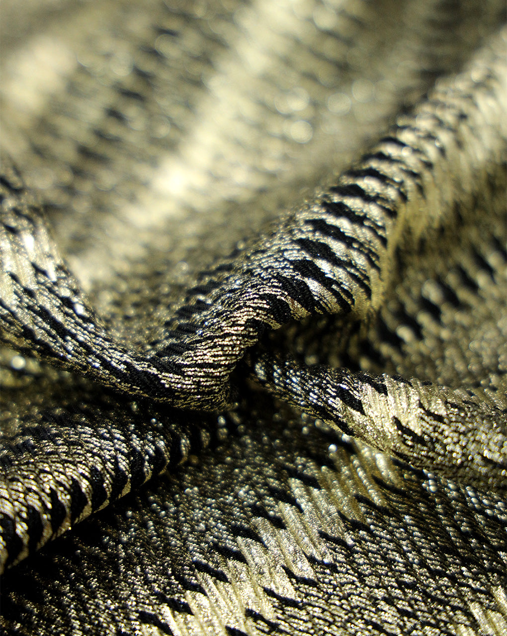 PLEATED FOIL PRINT FABRIC