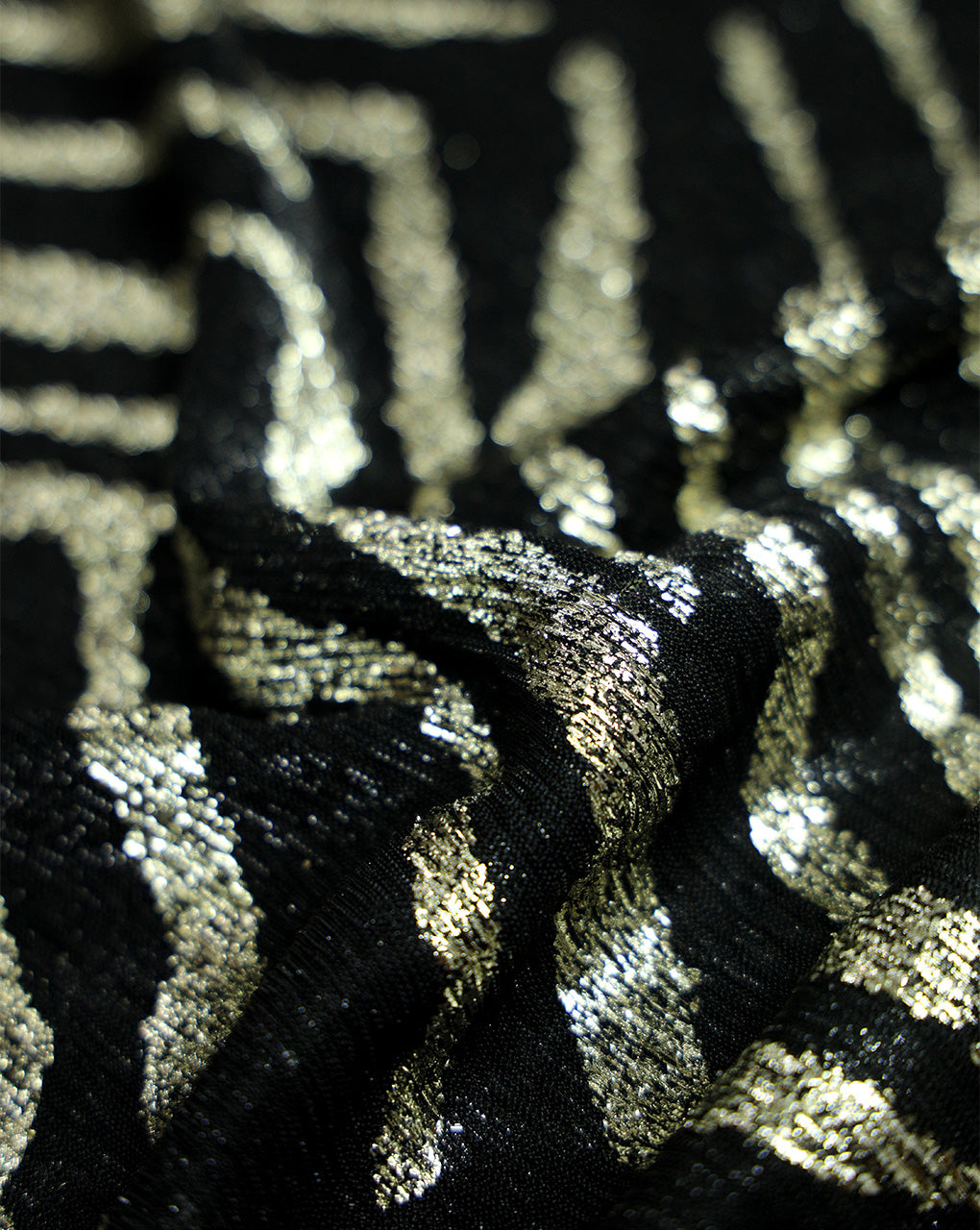 PLEATED FOIL PRINT FABRIC