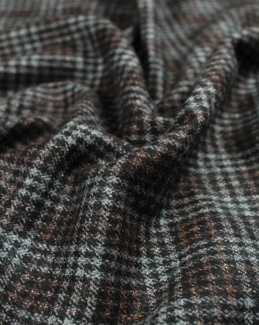 Black And Grey Glen Checks Pattern Woolen Felt Fabric.